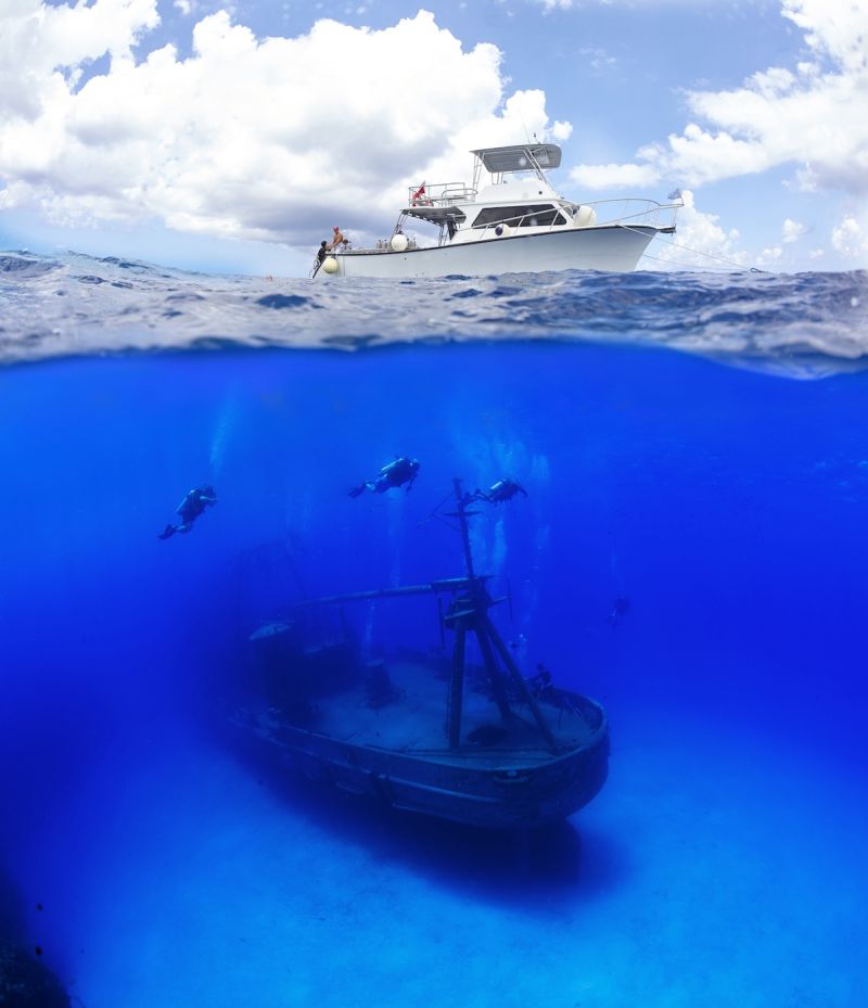 ship below the sea line